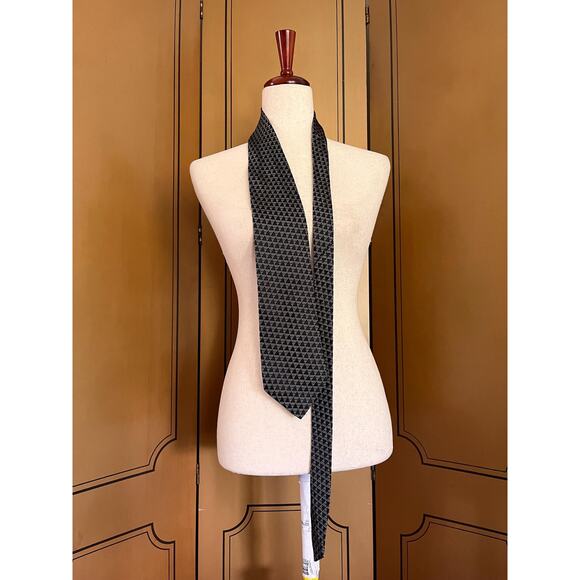 Vintage silk necktie by Donna Karan - Picture 3 of 4